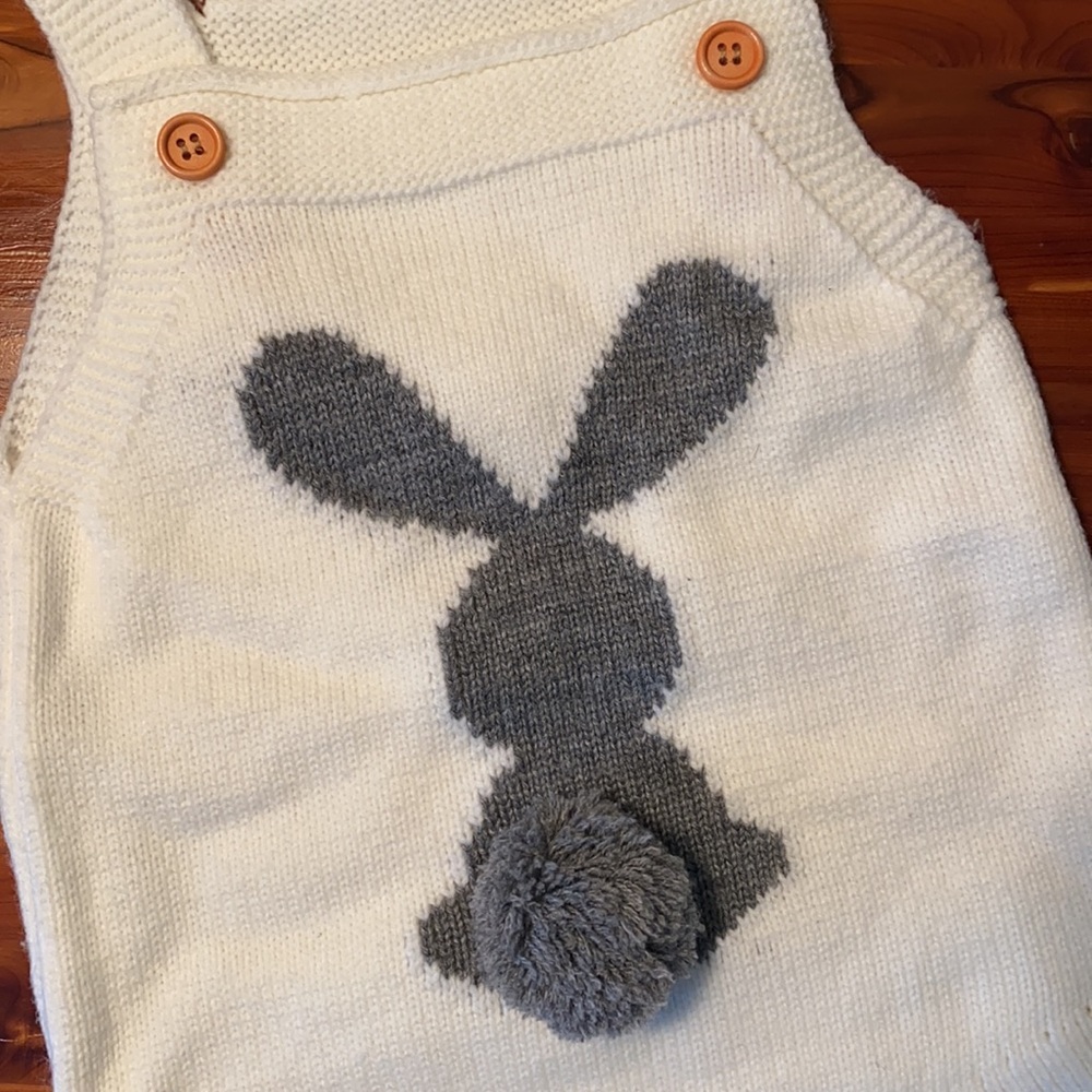 Girls size 70 Bunny Rabbit Romper with a Ball Tail that sticks out - Picture 2 of 6